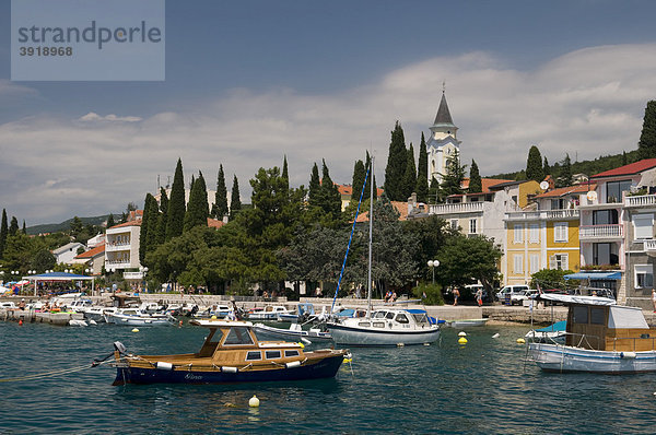 Ortsansicht und Küste  Selce  Kvarner Bucht  Kroatien  Europa