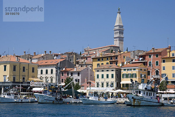 Hafen und Altstadt  Rovinj  Istrien  Kroatien  Europa