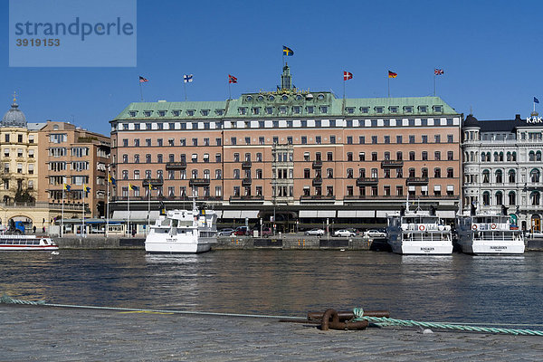 Grand Hotel und Schiffsanlegestelle am Strömkajen  Stockholm  Schweden  Skandinavien  Europa