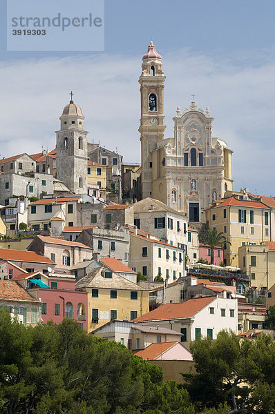 Barockkirche Chiesa San Giovanni Battista in der Altstadt  Cervo  Riviera  Ligurien  Italien  Europa
