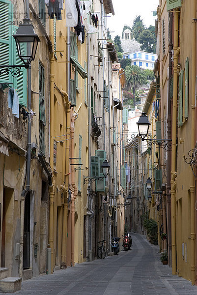 Gasse in der Altstadt  Menton  Cote d'Azur  Provence-Alpes  Frankreich  Europa