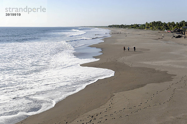 Aussicht vom ehemaligen Somoza Strand  benannt nach dem ehemaligen Präsidenten  Poneloya  Leon  Nicaragua  Zentralamerika