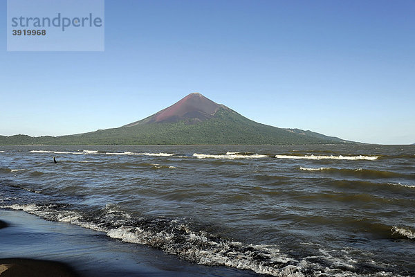 Vulkan Momotombo  1279m  Managua-See  Leon  Nicaragua  Zentralamerika