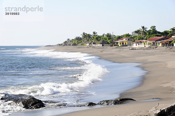 Strand bei Poneloya  Las Penitas  Leon  Nicaragua  Zentralamerika