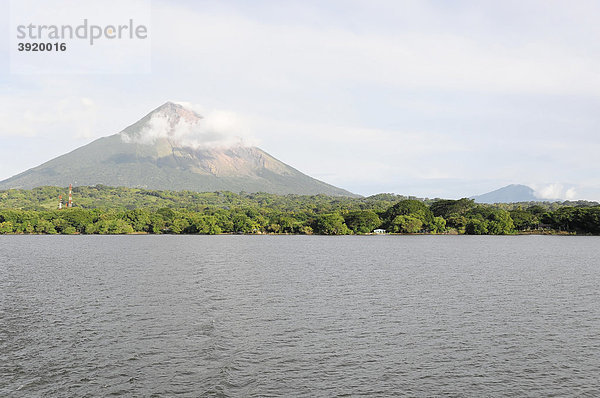 Nicaragua See mit Vulkan Concepcion  Insel Ometepe  Nicaragua See  Nicaragua  Zentralamerika