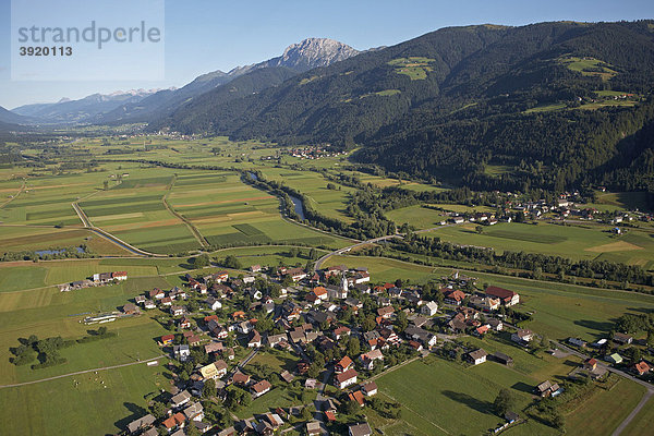 Rattendorf  Luftaufnahme  Gailtal  Kärnten  Österreich  Europa