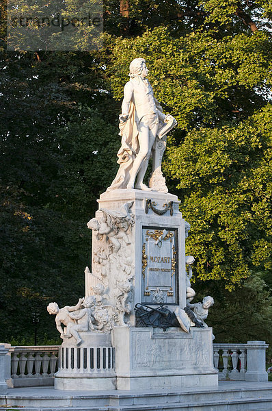 Mozartdenkmal  Burggarten  Wien  Österreich  Europa