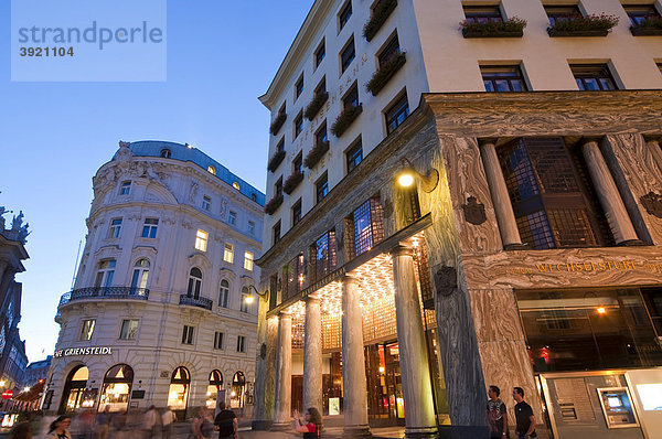 Looshaus bei Dämmerung  Michaelerplatz  Wien  Österreich  Europa