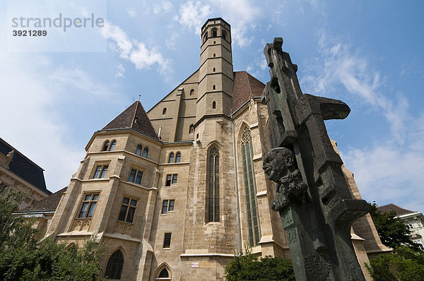 Figldenkmal und gotische Minoritenkirche  Wien  Österreich  Europa