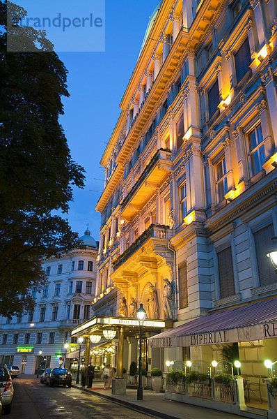 Hotel Imperial bei Dämmerung  Ringstraße  Wien  Österreich  Europa