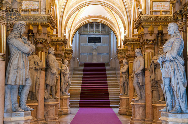 Eingangshalle  Heeresgeschichtliches Museum  Wien  Österreich  Europa
