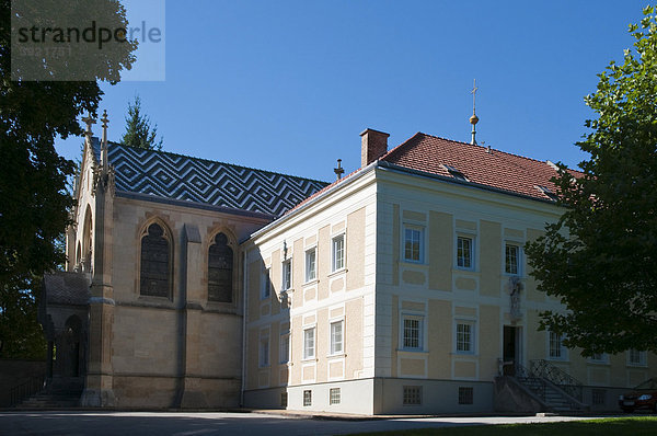 Mayerling Kirche und Karmeliterinnenkloster  Wienerwald  Niederösterreich  Österreich  Europa
