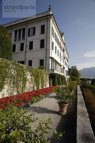 Vornehmer Palast mit Terrassen und Garten  botanischer Garten der Villa Carlotta  Tremezzo  Comer See  Italien  Europa