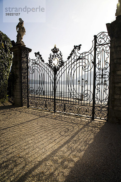 Handgeschmiedetes Tor zum See  Villa Carlotta  Comer See  Tremezzo  Lombardei  Italien  Europa