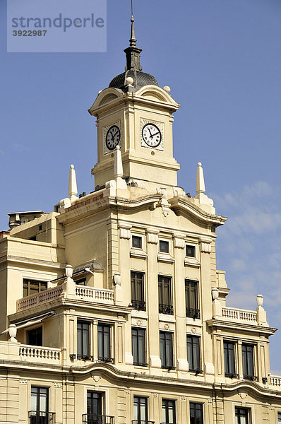 Alter Uhrturm an der Plaza de ColÛn  Madrid  Spanien  Iberische Halbinsel  Europa