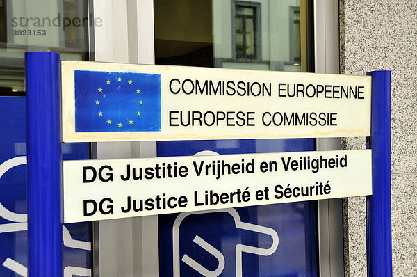 Schild am Gebäude der EU-Komission  Brüssel  Belgien  Europa