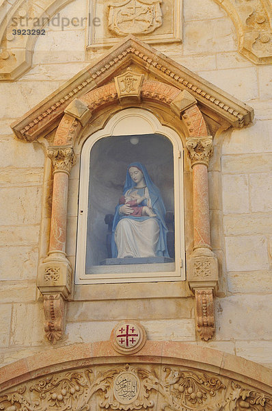 Darstellung Marias am Eingang zur Kapelle über der Milchgrotte  Bethlehem  Westjordanland  Israel  Naher Osten  Orient
