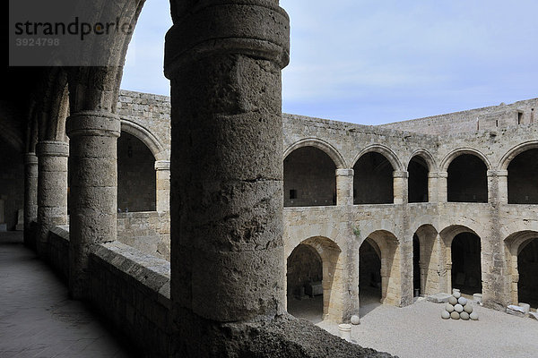 Innenhof des Archäologischen Museums  Rhodos Stadt  Rhodos  Griechenland  Europa