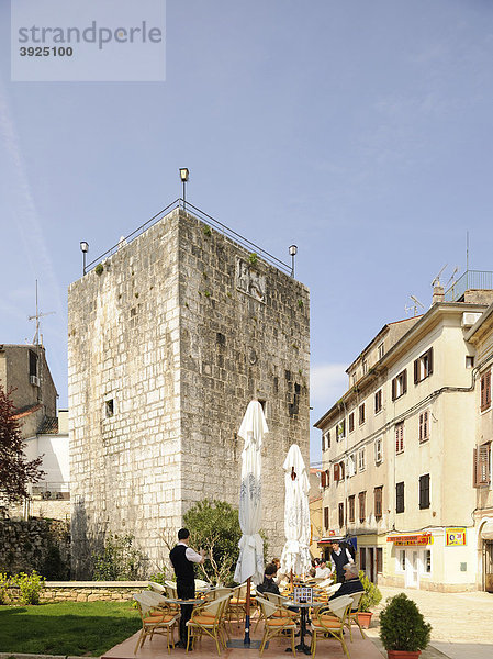 Turm Peterokutna kula beim Landtor von Porec  Kroatien  Europa