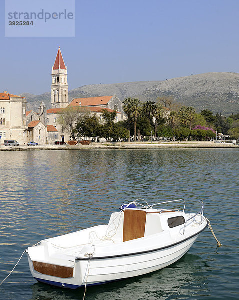 Blick auf Trogir  Kroatien  Europa