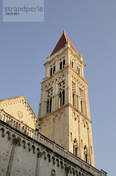 Kampanile der Kathedrale Sveti Lovro in Trogir  Kroatien  Europa