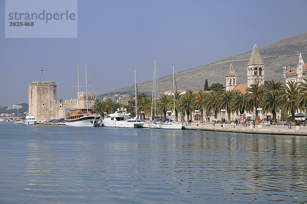 Blick auf Trogir  Kroatien  Europa