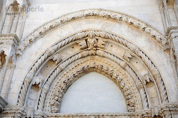 Westfassade der Kathedrale Sveti Jakuv in Sibenik  Kroatien  Europa