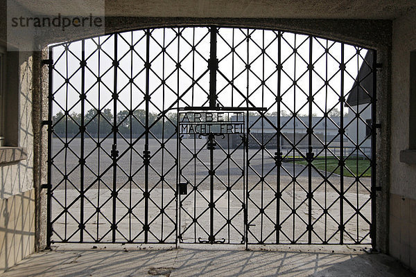 Arbeit macht frei  Gedenkstätte Konzentrationslager Dachau  Bayern  Deutschland  Europa