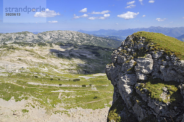 Blick vom Berg Hoher Ifen  Vorarlberg  Allgäuer Alpen  Österreich  Europa