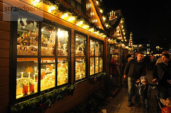 Weihnachtsmarkt Stuttgart  Baden-Württemberg  Deutschland  Europa