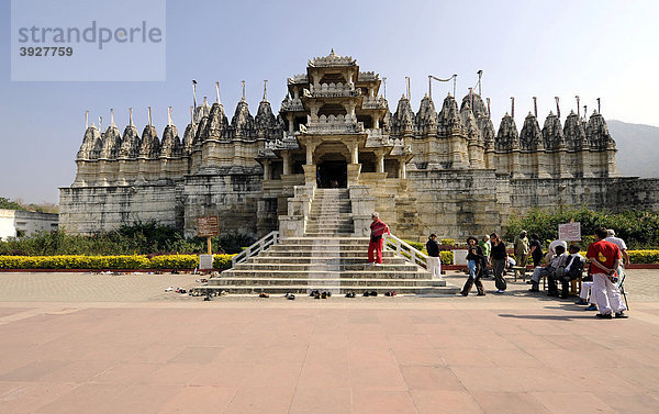 Seth Anandji Kalayanji Pedhi  Tempelanlage der Jains  Adinatha-Tempel  Ranakpur  Rajasthan  Nordindien  Indien  Südasien  Asien