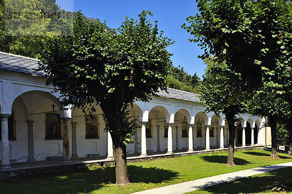 Kreuzgang Wallfahrtskirche Sacro Monte della Santissima Trinit‡ di Ghiffa  Ghiffa  Lago Maggiore  Piemont  Italien  Europa