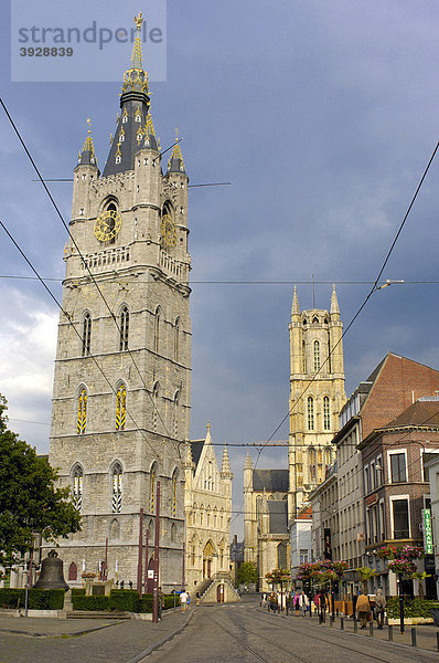 Tuchhalle und die St.-Bavo-Kathedrale  Gent  Flandern  Belgien  Europa