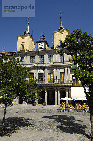 Plaza Mayor Hauptplatz und Kathedrale  Segovia  Kastilien-LeÛn  Spanien  Europa