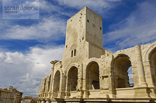 Römisches Amphitheater  Les ArËnes  Arles  Bouches du RhÙne  Provence  Frankreich  Europa