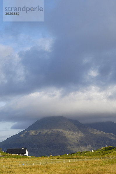 Cuillin Hills von Elgol aus  Isle of Skye  Western Highlands  Schottland  Vereinigtes Königreich  Europa