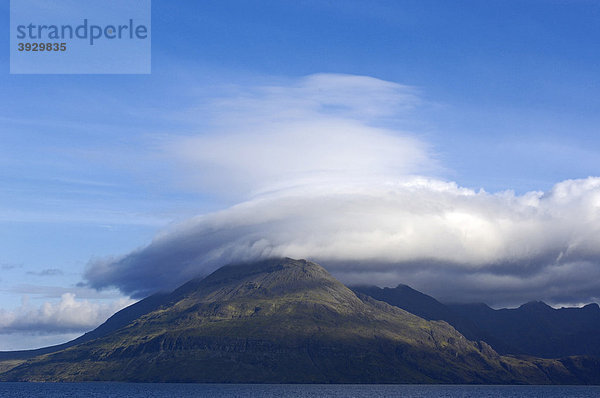 Cuillin Hills von Elgol aus  Isle of Skye  Western Highlands  Schottland  Vereinigtes Königreich  Europa