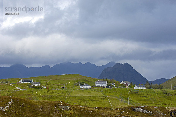 Cuillin Hills von Elgol aus  Isle of Skye  Western Highlands  Schottland  Vereinigtes Königreich  Europa