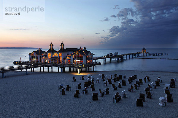 Strand und Seebrücke von Sellin  Insel Rügen  Mecklenburg-Vorpommern  Deutschland  Europa