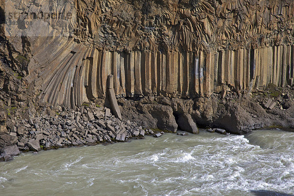 Basaltsäulen am Aldeyj·rfoss  auf Hochlandroute Sprengisandur  Nordisland  Island  Europa