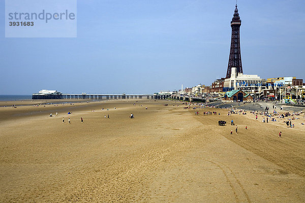 Beach Tower Turm  Blackpool  Lancashire  England  Vereinigtes Königreich  Europa
