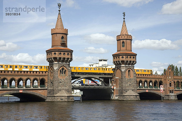 Oberbaumbrücke  Berlin  Deutschland  Europa