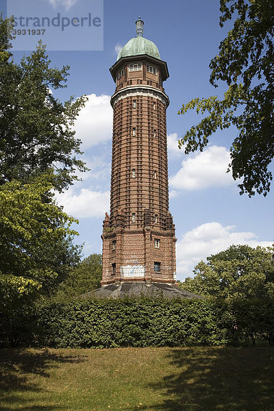 Wasserturm im Volkspark Jungfernheide  Charlottenburg  Berlin  Deutschland  Europa