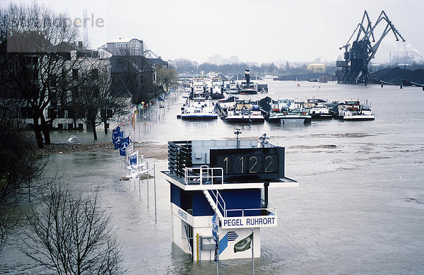 Hochwasser an der Ruhrmündung  Pegel 1122 am 29.1.1995  Duisburg-Ruhrort  Ruhrgebiet  Nordrhein-Westfalen  Deutschland  Europa