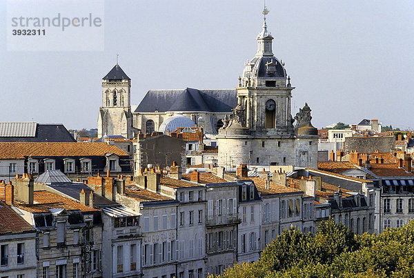 Altstadt mit CathÈdrale St-Louis  La Rochelle  Charente-Maritime  Frankreich  Europa