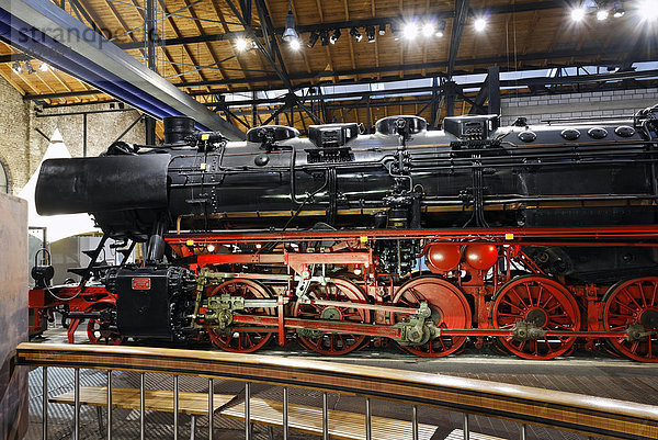 Dampflokomotive der Baureihe 50  1941 von Krupp gebaut  stillgelegte Zinkfabrik Altenberg  LVR Industriemuseum Oberhausen  Ruhrgebiet  Nordrhein-Westfalen  Deutschland  Europa