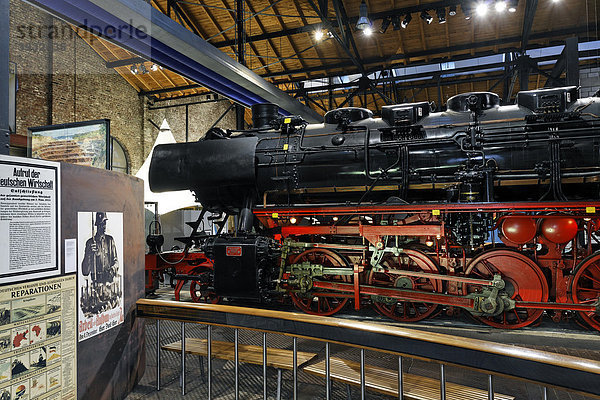 Dampflokomotive der Baureihe 50  1941 von Krupp gebaut  stillgelegte Zinkfabrik Altenberg  LVR Industriemuseum Oberhausen  Ruhrgebiet  Nordrhein-Westfalen  Deutschland  Europa