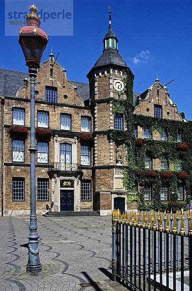 Historisches Rathaus  Marktplatz  Altstadt  Düsseldorf  Nordrhein-Westfalen  Deutschland  Europa