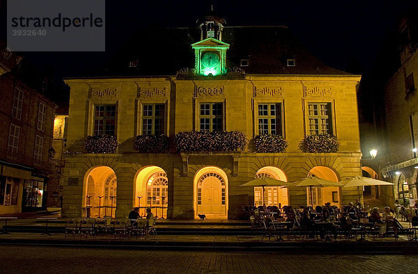 Hotel de Ville  Rathaus in der Nacht  Sarlat  Aquitaine  Dordogne  Frankreich  Europa