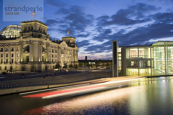 Reichstagsgebäude am Abend  Reichstag  Berlin  Deutschland  Europa